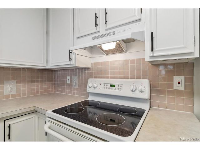 3470 S Poplar St 102, Denver, CO 80224