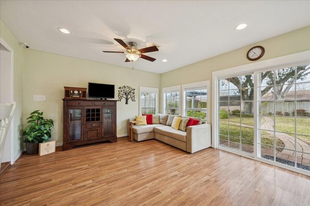 6319 Crestside Drive, Pasadena, TX 77505