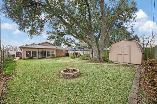 6319 Crestside Drive, Pasadena, TX 77505
