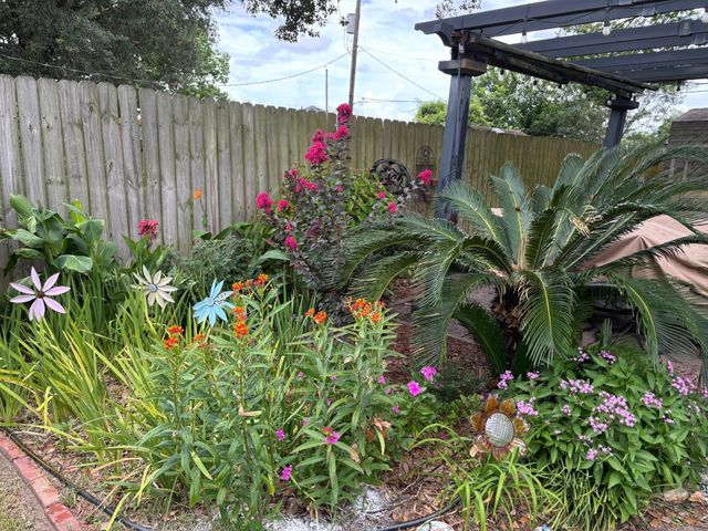 6319 Crestside Drive, Pasadena, TX 77505