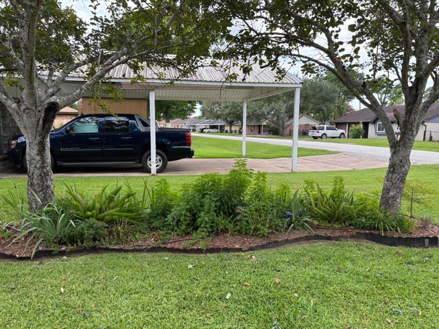 6319 Crestside Drive, Pasadena, TX 77505