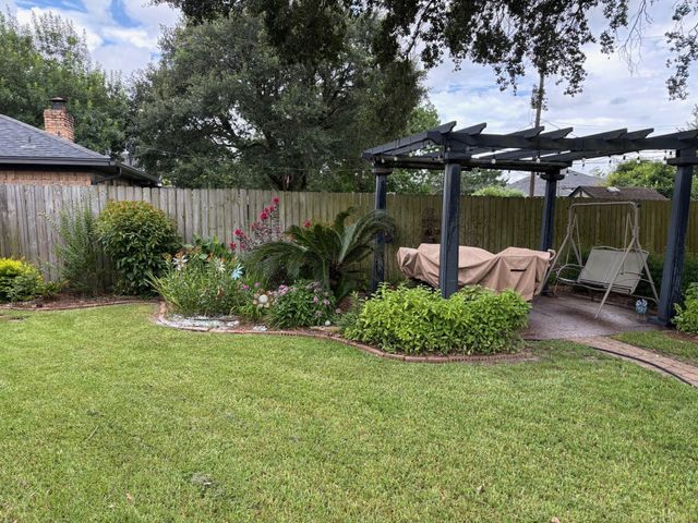 6319 Crestside Drive, Pasadena, TX 77505