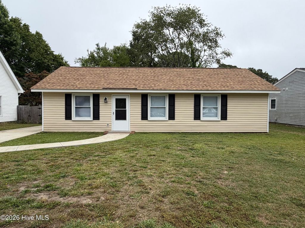102 Fletcher Place, Greenville, NC 27858