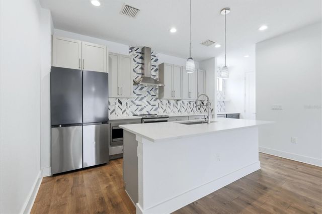2551 11TH PL N, St Petersburg, FL 33713
