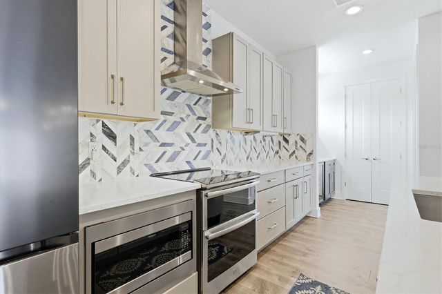2551 11TH PL N, St Petersburg, FL 33713