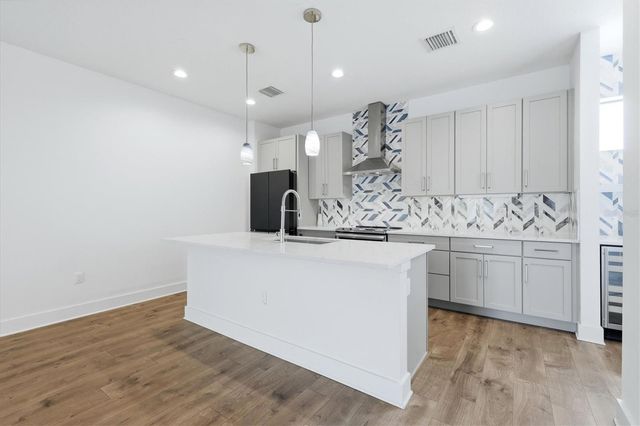 2551 11TH PL N, St Petersburg, FL 33713