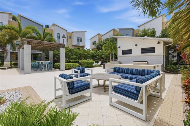 2551 11TH PL N, St Petersburg, FL 33713