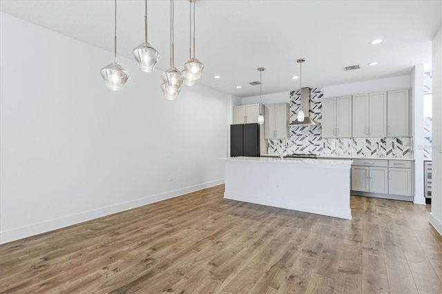 2551 11TH PL N, St Petersburg, FL 33713