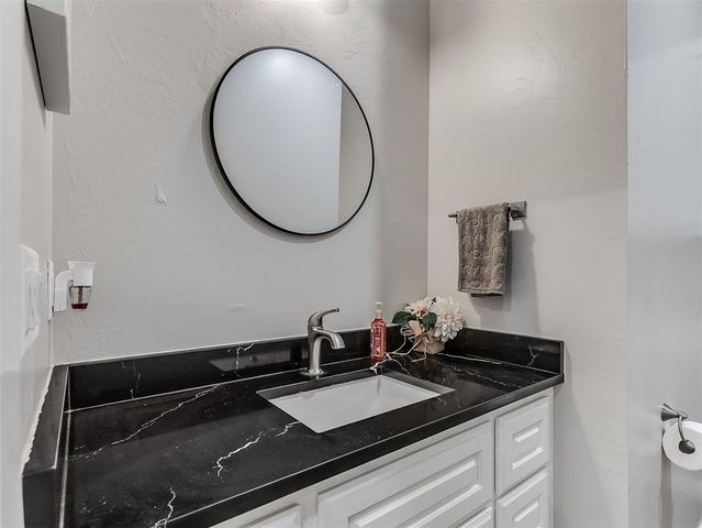 7270 Avondale Lane, Piedmont, OK 73078