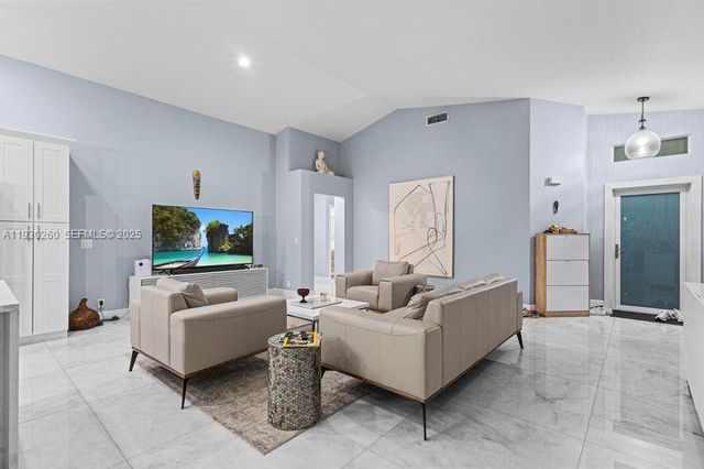 6952 NW 27th Ct 6952, Margate, FL 33063