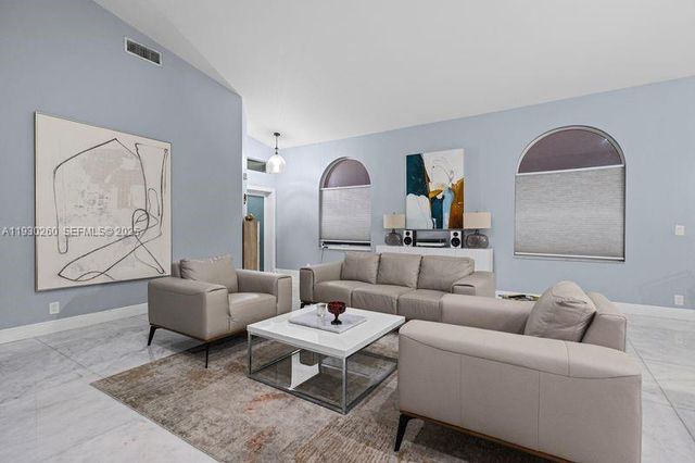 6952 NW 27th Ct 6952, Margate, FL 33063