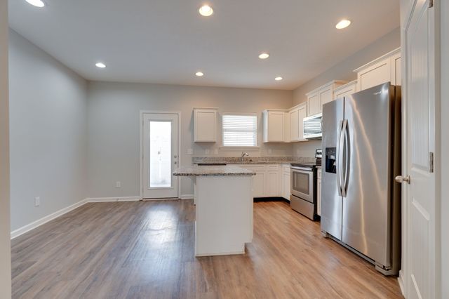 810 Staten Dr, Murfreesboro, TN 37128