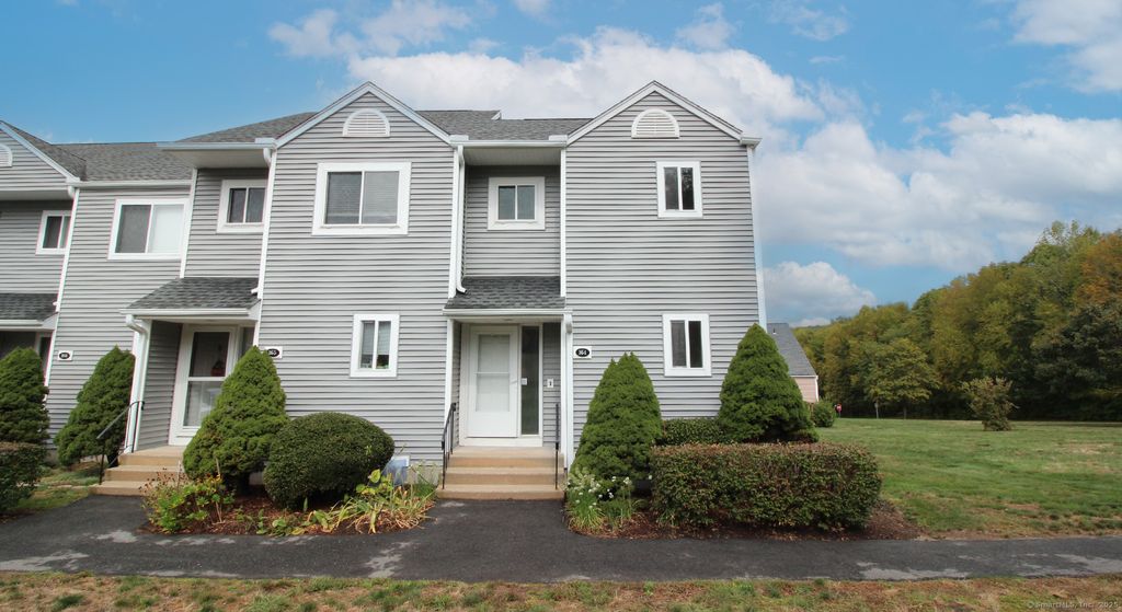 164 Stoneheights Drive 164, Waterford, CT 06385