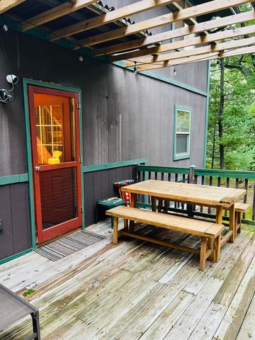 5526 Longbridge Road, Pentwater, MI 49449