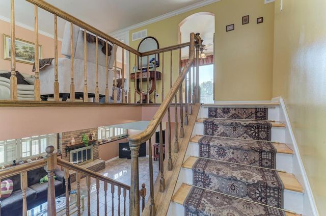 260 Cunningham Lane, Bloomingdale, IL 60108
