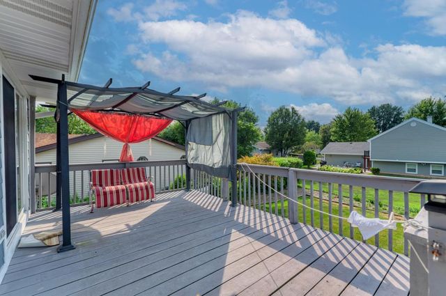 260 Cunningham Lane, Bloomingdale, IL 60108