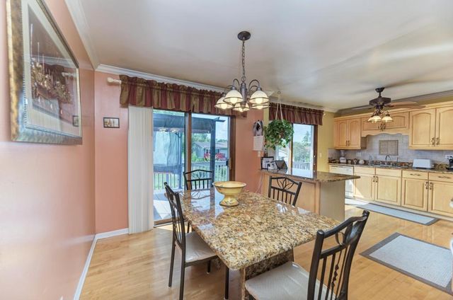 260 Cunningham Lane, Bloomingdale, IL 60108