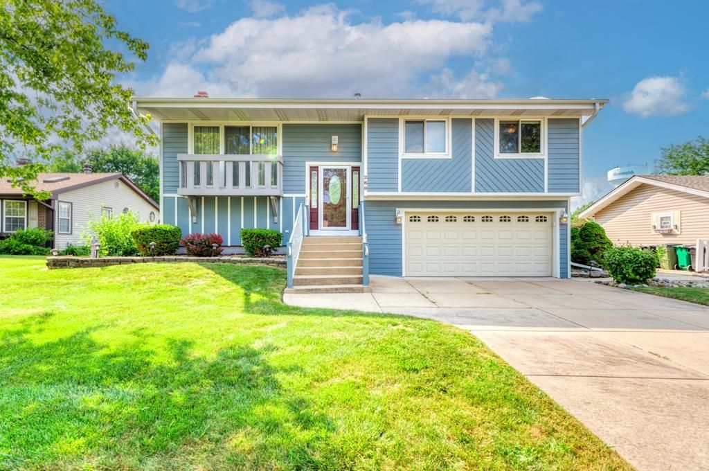 260 Cunningham Lane, Bloomingdale, IL 60108