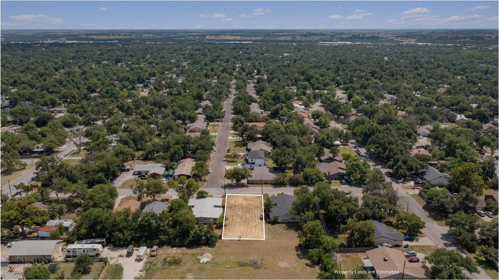 1310 Marshall ST, Taylor, TX 76574