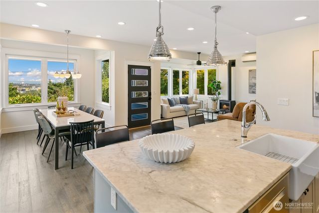 3421 10th Avenue W, Seattle, WA 98119