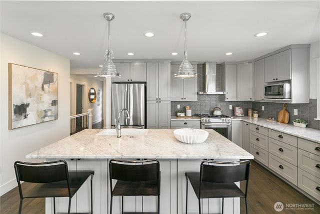 3421 10th Avenue W, Seattle, WA 98119