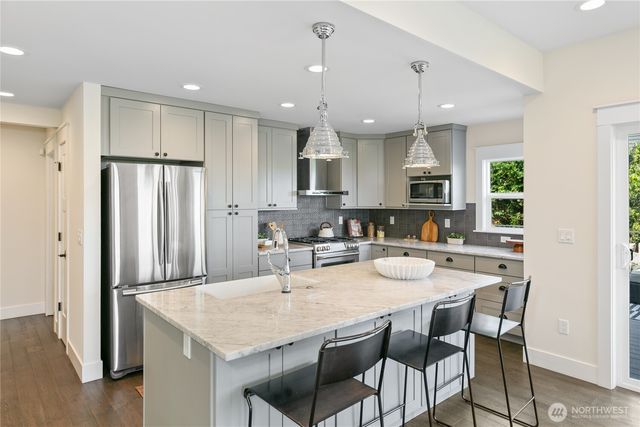 3421 10th Avenue W, Seattle, WA 98119