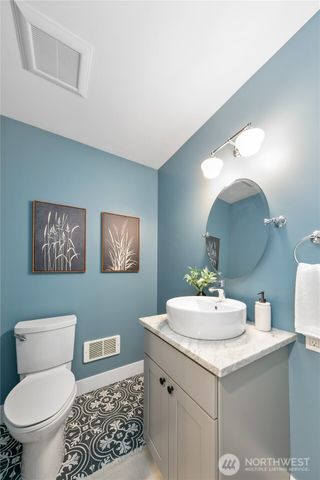 3421 10th Avenue W, Seattle, WA 98119