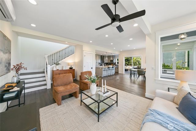 3421 10th Avenue W, Seattle, WA 98119