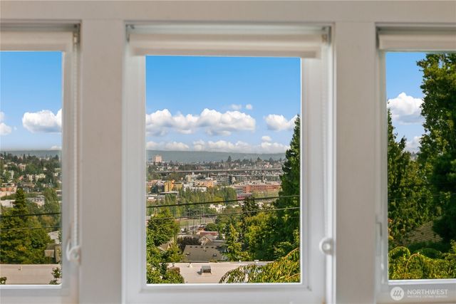 3421 10th Avenue W, Seattle, WA 98119