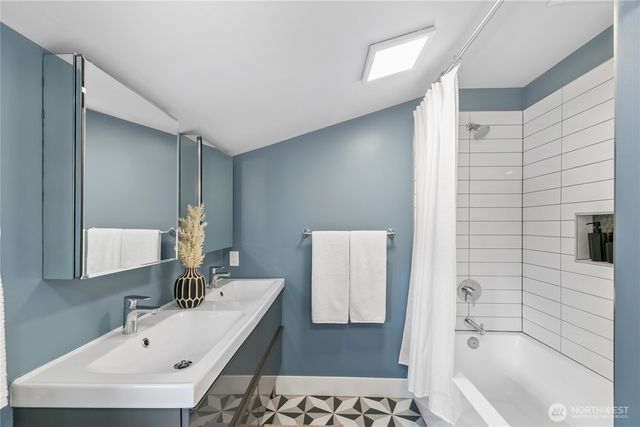 3421 10th Avenue W, Seattle, WA 98119