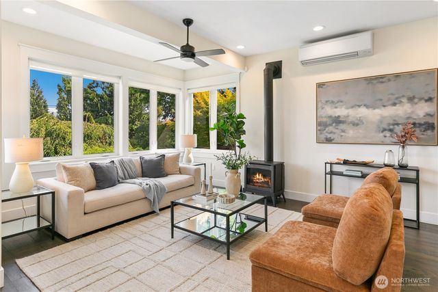 3421 10th Avenue W, Seattle, WA 98119