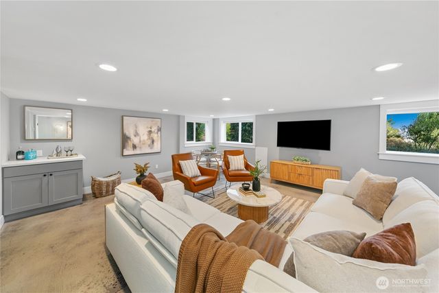 3421 10th Avenue W, Seattle, WA 98119