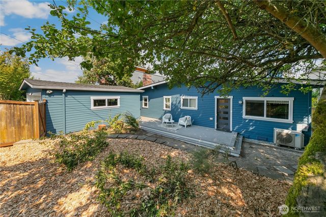 3421 10th Avenue W, Seattle, WA 98119