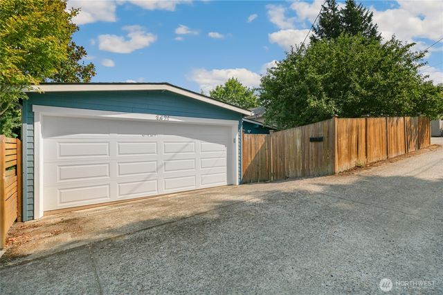 3421 10th Avenue W, Seattle, WA 98119