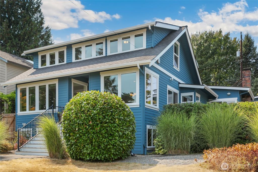 3421 10th Avenue W, Seattle, WA 98119