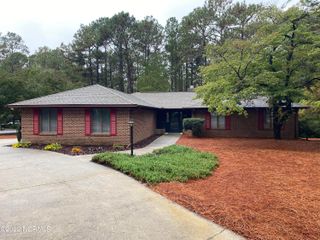 285 Lake Forest Drive, Pinehurst, NC 28374