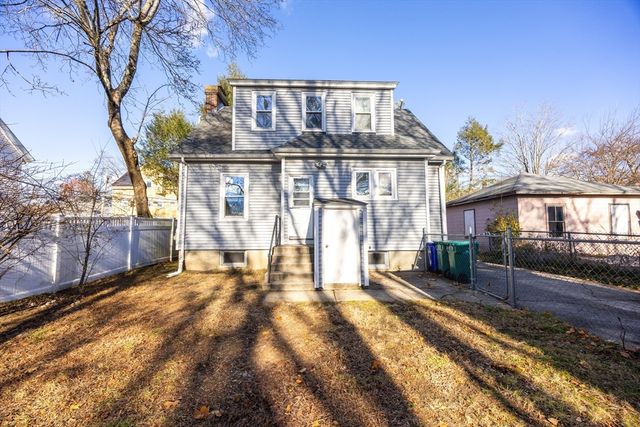 46 Oak St, Attleboro, MA 02703