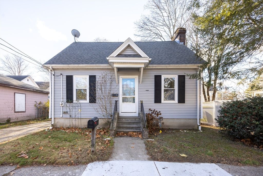 46 Oak St, Attleboro, MA 02703