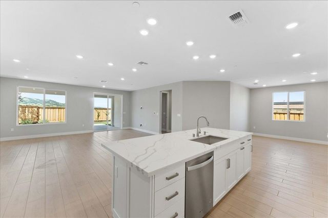 3167 Woody Way, Hollister, CA 95023