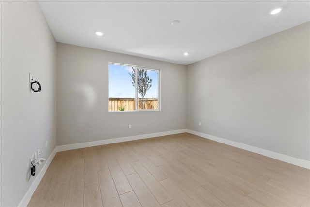 3167 Woody Way, Hollister, CA 95023