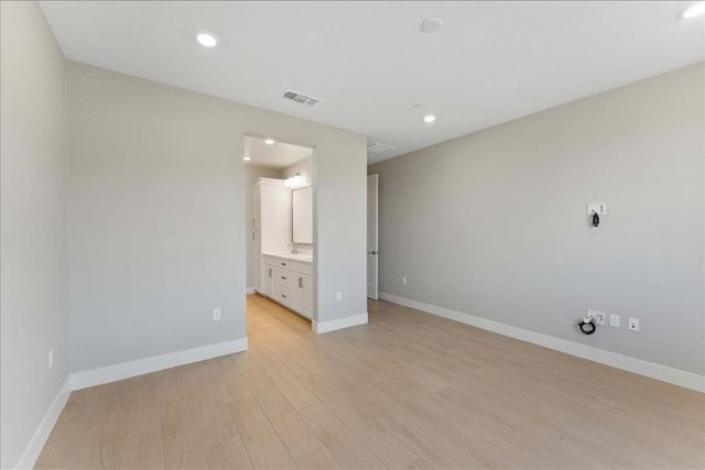 3167 Woody Way, Hollister, CA 95023