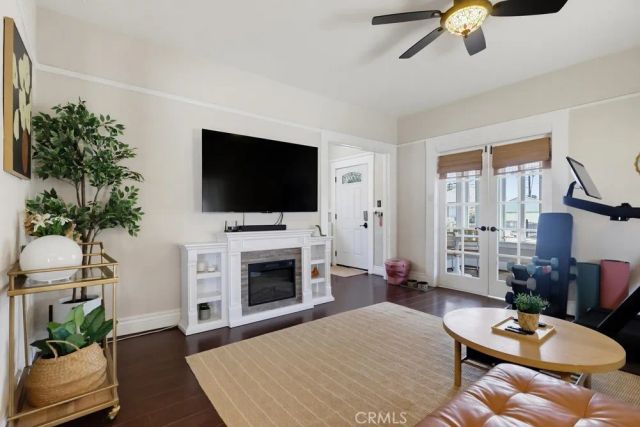 551 W 8th Street, Long Beach, CA 90813