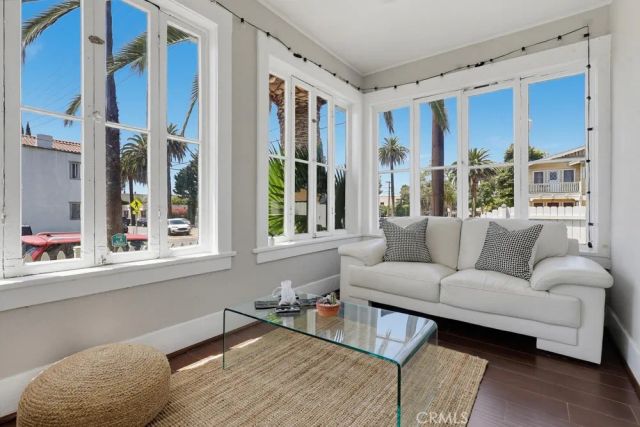 551 W 8th Street, Long Beach, CA 90813