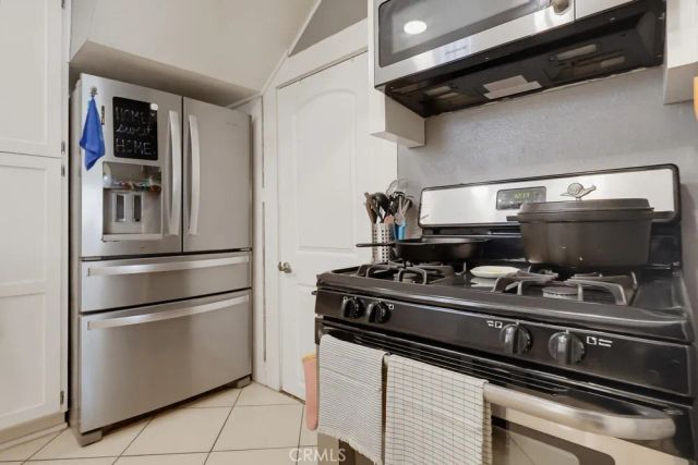 551 W 8th Street, Long Beach, CA 90813