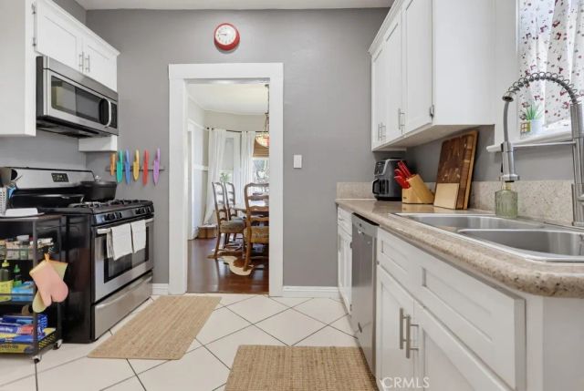 551 W 8th Street, Long Beach, CA 90813