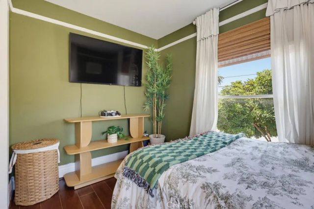 551 W 8th Street, Long Beach, CA 90813