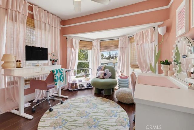 551 W 8th Street, Long Beach, CA 90813