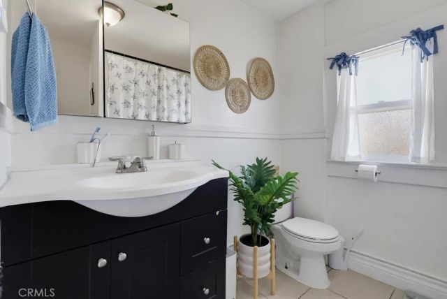 551 W 8th Street, Long Beach, CA 90813