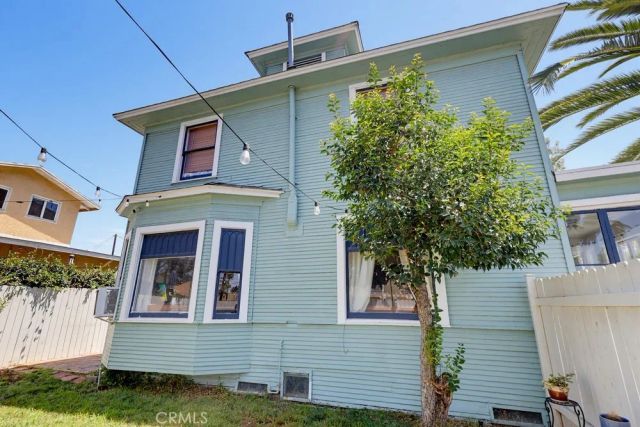 551 W 8th Street, Long Beach, CA 90813