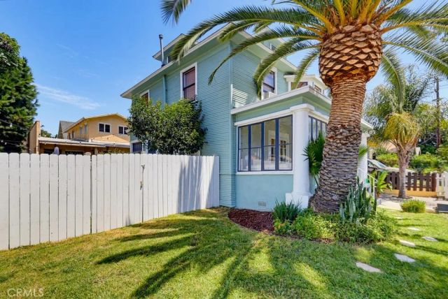 551 W 8th Street, Long Beach, CA 90813